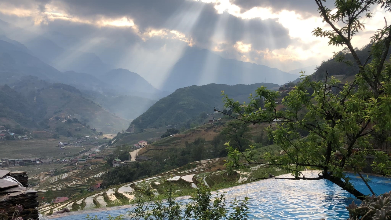 Bể bươi vô cực tại Eco Palms House